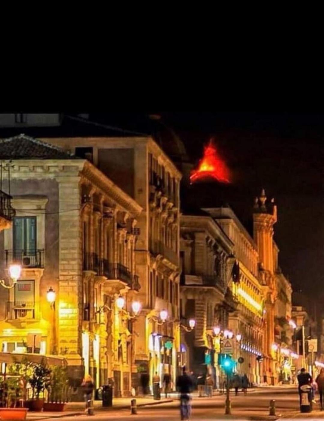 Casa Vacanze Al Teatro Catania Exterior photo